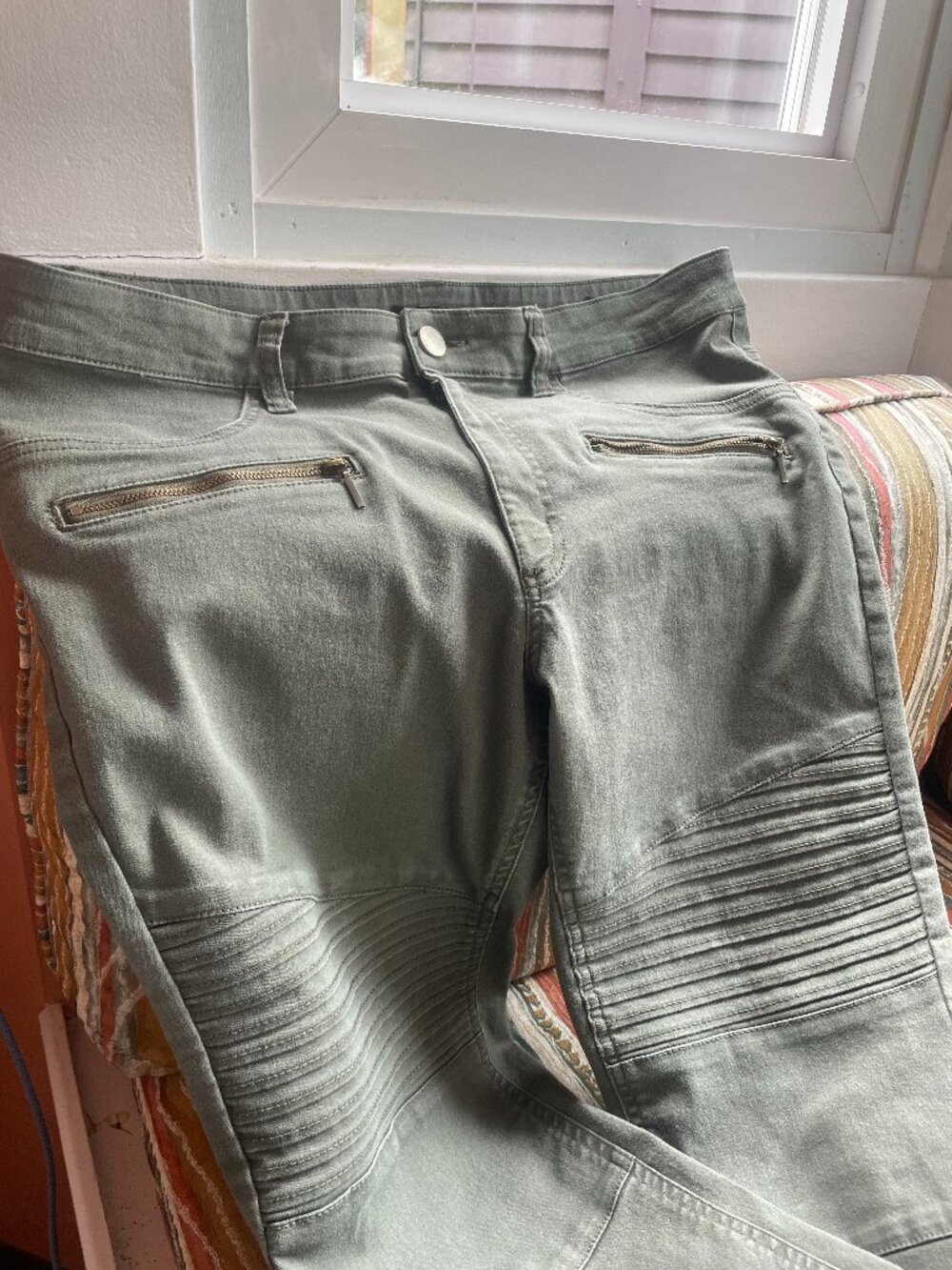 NEW LISTING Khaki Jeans